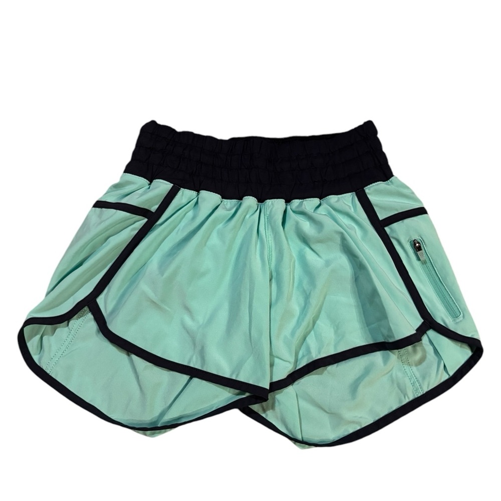Lululemon Tracker Shorts Menthol and Inkwell‎ Size 4